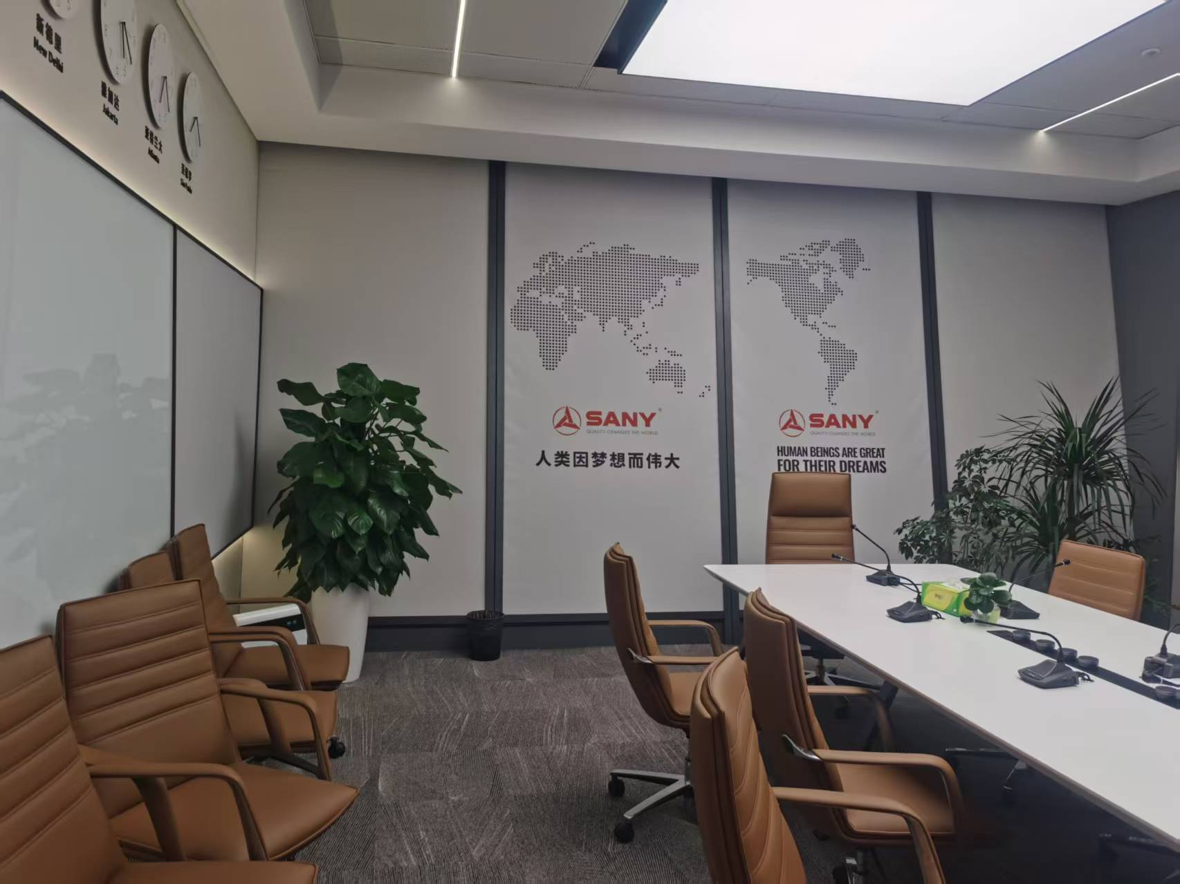 三一树根互联异形电动防风卷帘